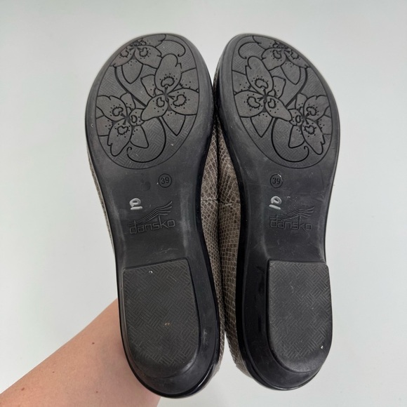 Dansko Gray Snakeprint Slip On Shoes Size 39 - Picture 5 of 7